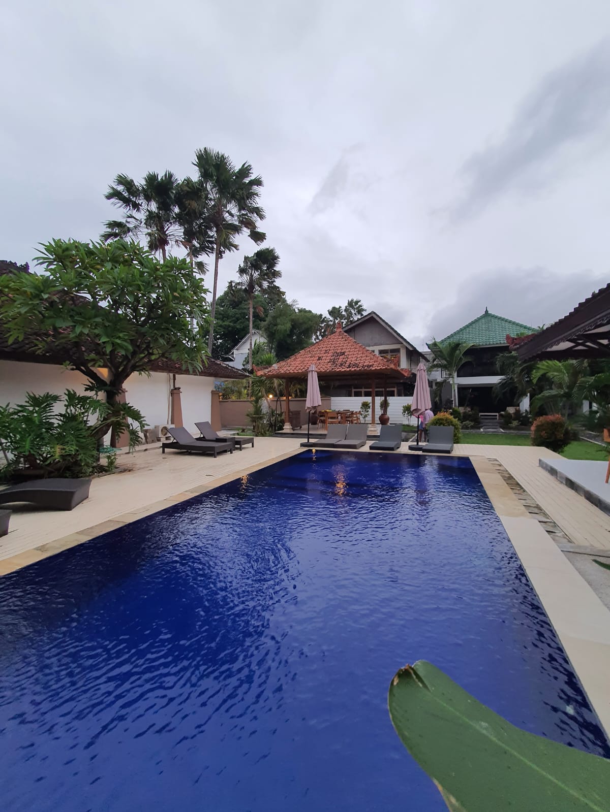 Budaya Bali vs Gaya Hidup Modern: Harmoni Dua Dunia dalam Satu Pulau
